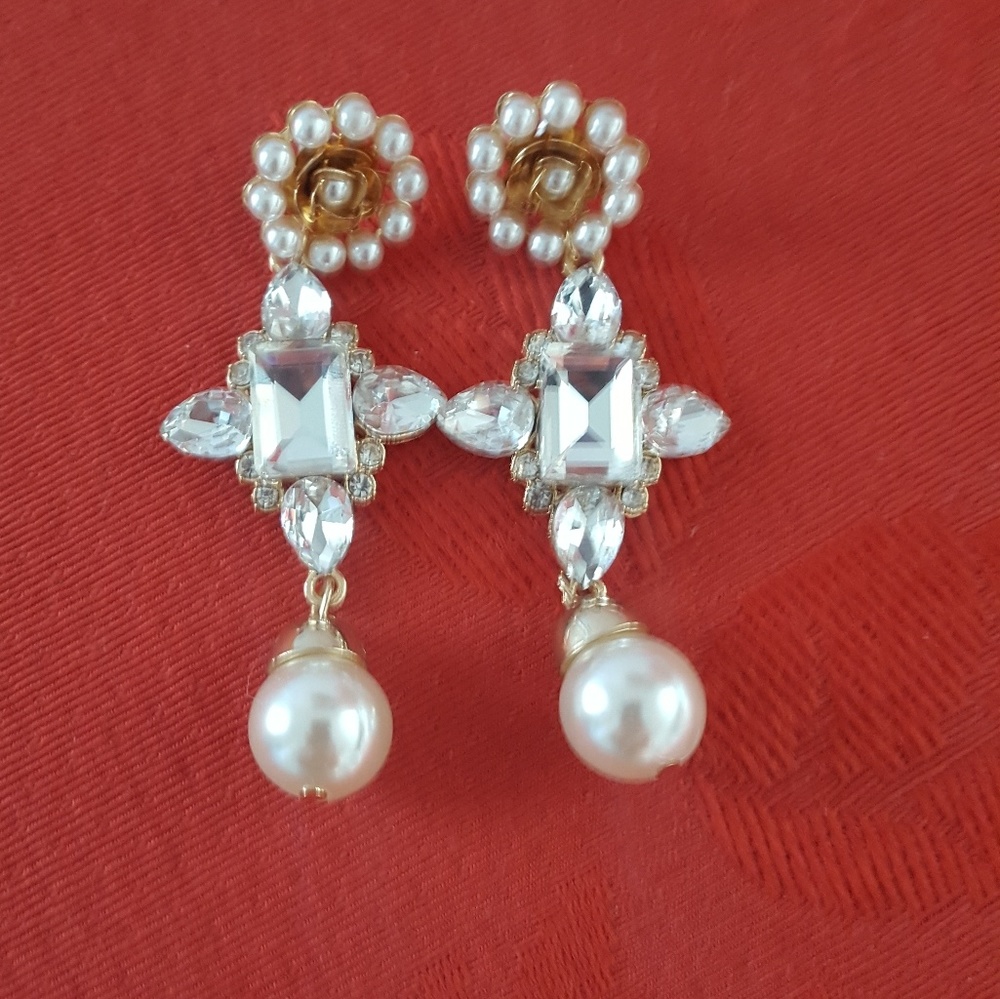 Gold CRYSTAL and Pearl Earrings